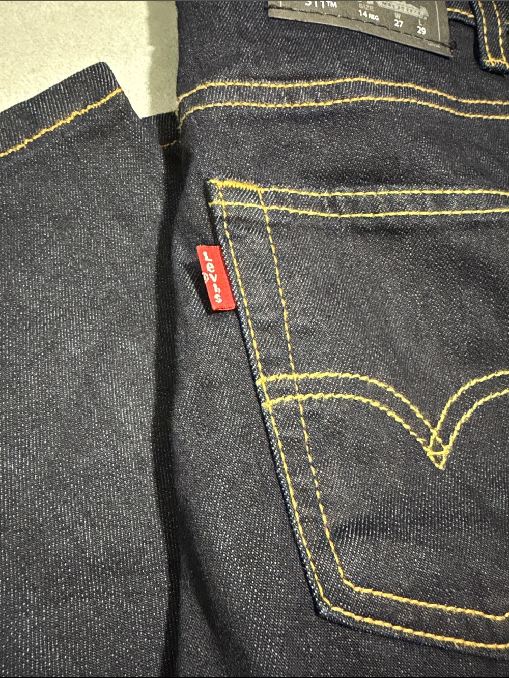 Levi's Slim Jeans in Dark Indigo with Contrast Stitching - Picture 4 of 7